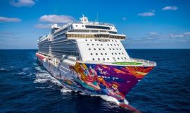 World Dream-5 Nights Cruise Hong Kong High Seas Danang Halong Bay Low Sailing Feb 2019